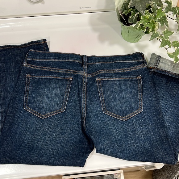 3/$15 SALE Old Navy The Flirt Cropped Jeans- size 8 - Picture 2 of 5